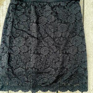 Women's Size Medium Beautiful Black Lace Mini Skirt - Like New!